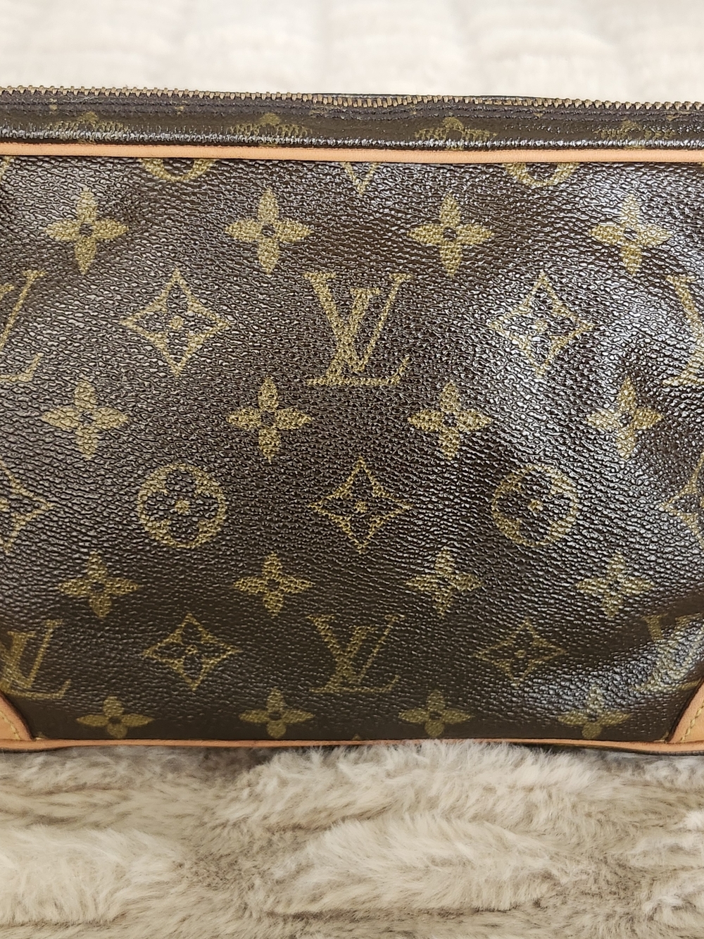Louis Vuitton Monogram Marly Dragonne GM Wristlet - Picture 6 of 16